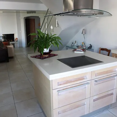 Appartement Superbe Avec Double Parking à 1 Minute De La Du Veillat *